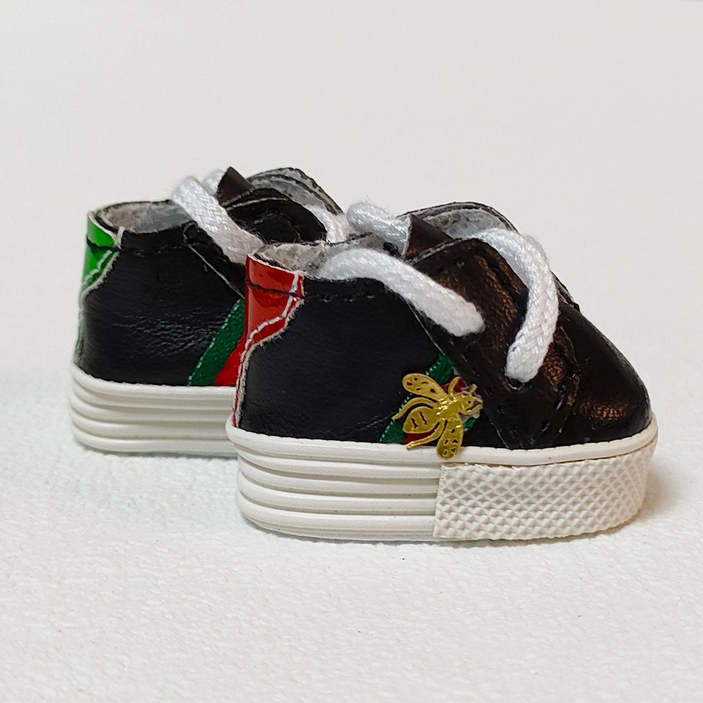 Labubu elegante Schuhe